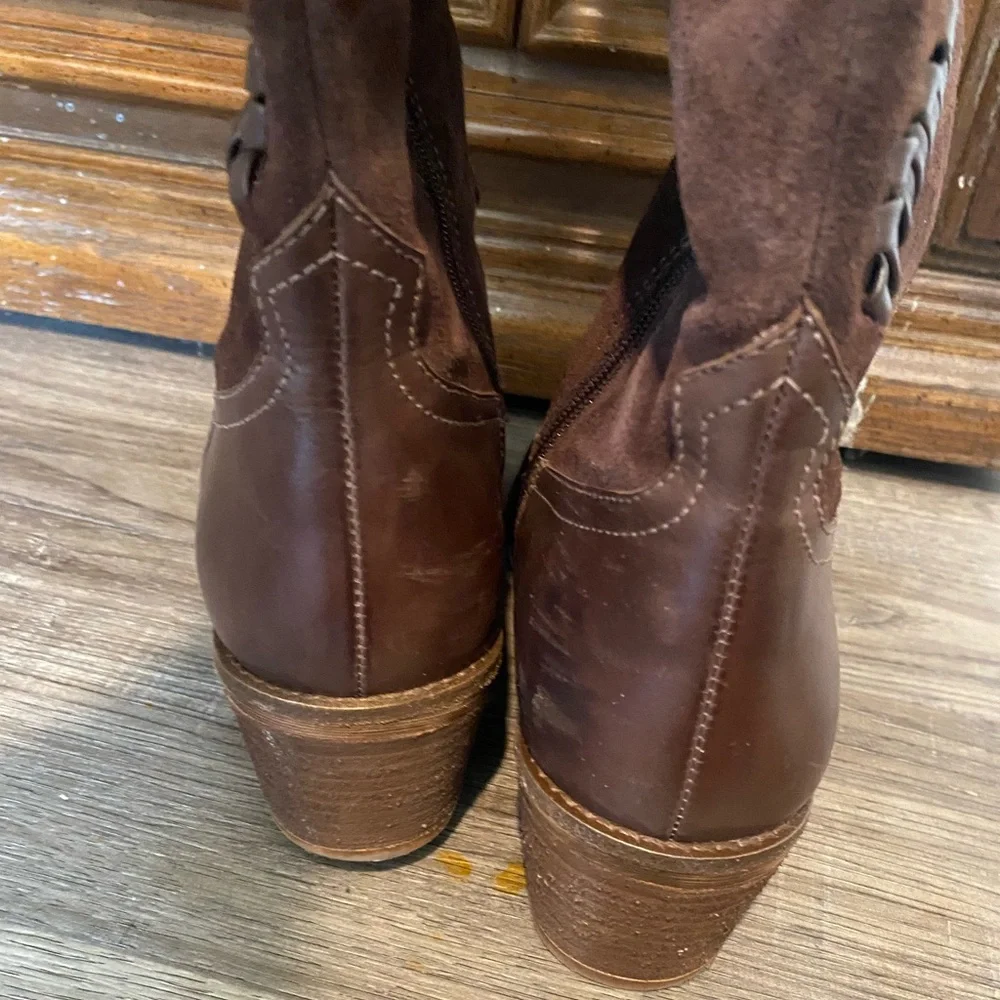 Brioso Sedona Leather Brown Knee-High Boots with Embellishments - Picture 8 of 11